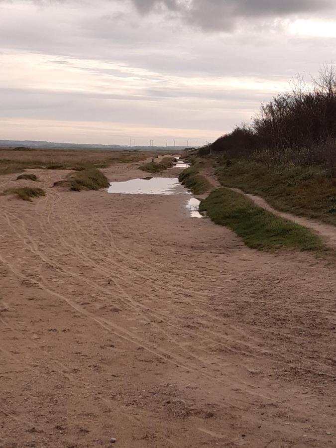 Les Obiones, Vue Laterale Mer, Fort Mahon Plage, Magnifique Studio Cabine 4P, Avec Balcon , Parking Prive Gratuit, Wifi, Classe 2 Etoiles, Exposition Plein Sud En Baie De Somme Exteriér fotografie