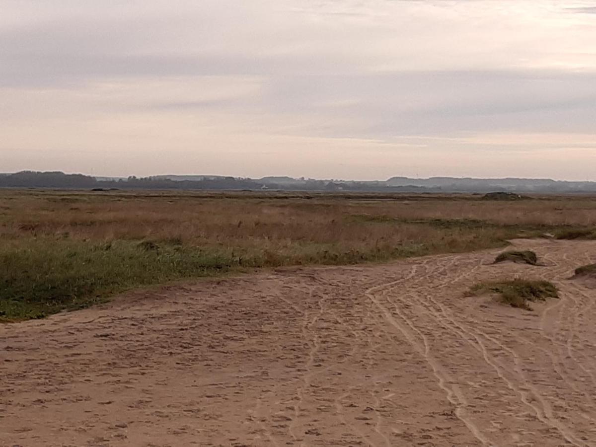 Les Obiones, Vue Laterale Mer, Fort Mahon Plage, Magnifique Studio Cabine 4P, Avec Balcon , Parking Prive Gratuit, Wifi, Classe 2 Etoiles, Exposition Plein Sud En Baie De Somme Exteriér fotografie